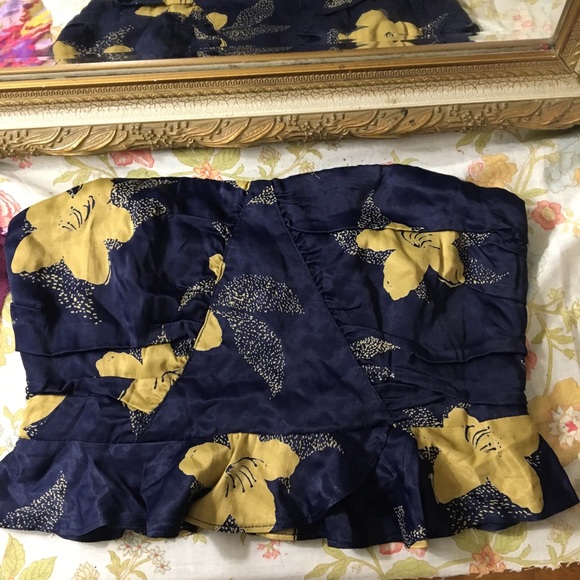 On the Town “set” TOP ONLY NWOT - Picture 4 of 8